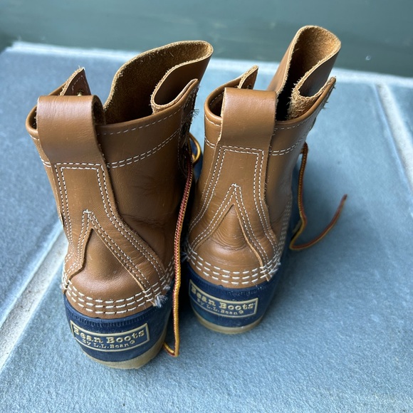 L.L Bean bean boots lightly worn - Picture 3 of 12